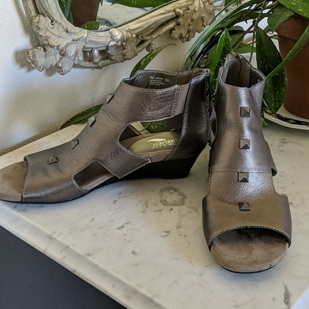 Aerosoles Heelrest wedge metallic sandals